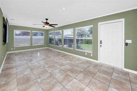 House in Largo, Florida 3 bedrooms, 158.12 sq.m. № 2321671 - photo 28