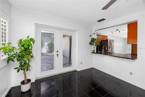 House in Largo, Florida 3 bedrooms, 158.12 sq.m. № 2321671 - photo 24