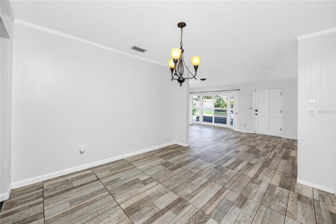 House in Largo, Florida 3 bedrooms, 158.12 sq.m. № 2321671 - photo 11