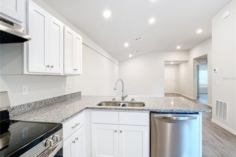 Propiedad comercial en venta en Port Charlotte, Florida, 4 dormitorios, 195.47 m2 № 1898954 - foto 7