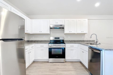 Propiedad comercial en venta en Port Charlotte, Florida, 4 dormitorios, 195.47 m2 № 1898954 - foto 6