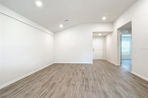Propiedad comercial en venta en Port Charlotte, Florida, 4 dormitorios, 195.47 m2 № 1898954 - foto 4
