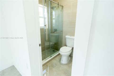 Propiedad comercial en venta en Miami Beach, Florida, 420.29 m2 № 1766604 - foto 12