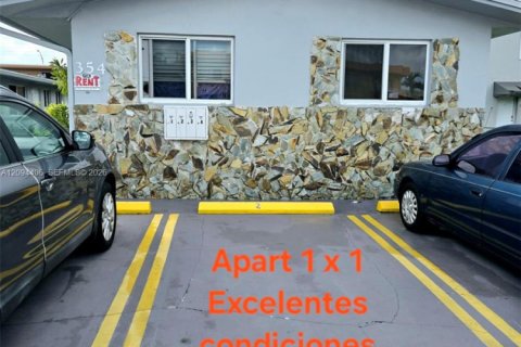 Commercial property in Hialeah, Florida 150.13 sq.m. № 2392076