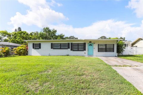 Casa en venta en Largo, Florida, 4 dormitorios, 148.18 m2 № 1880005 - foto 1