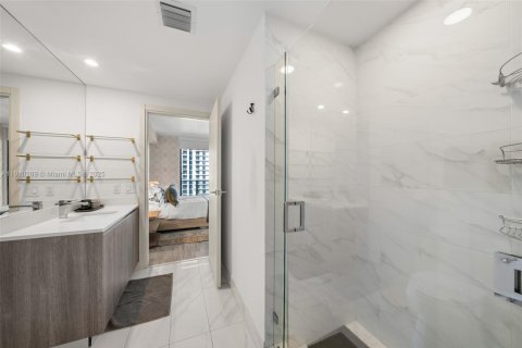 Condo in Miami, Florida, 2 bedrooms  № 1967141 - photo 21