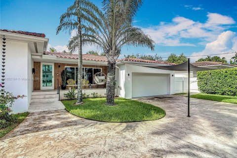 House in Miami Shores, Florida 3 bedrooms, 171.68 sq.m. № 1874791 - photo 3