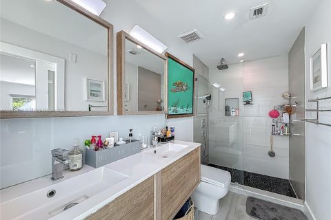 House in Miami Shores, Florida 3 bedrooms, 171.68 sq.m. № 1874791 - photo 24