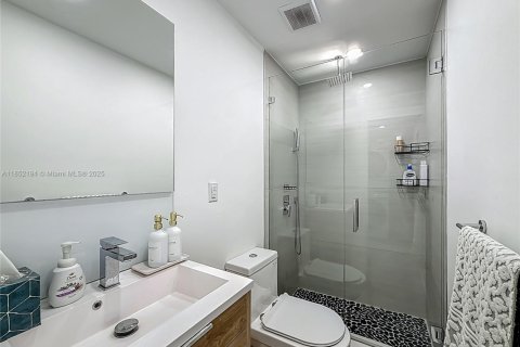House in Miami Shores, Florida 3 bedrooms, 171.68 sq.m. № 1874791 - photo 21
