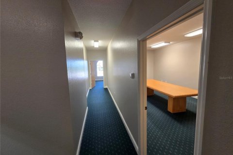 Propiedad comercial en alquiler en Spring Hill, Florida № 1765681 - foto 4