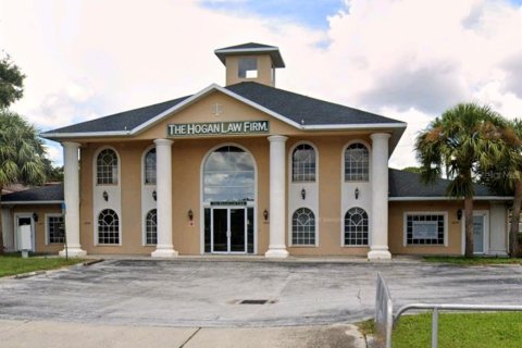Propiedad comercial en alquiler en Spring Hill, Florida № 1765681 - foto 1