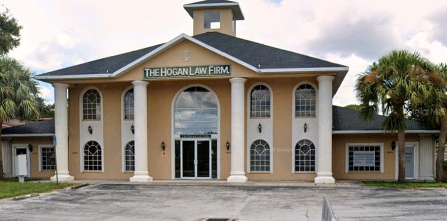 Immobilier commercial à Spring Hill, Floride № 1765681