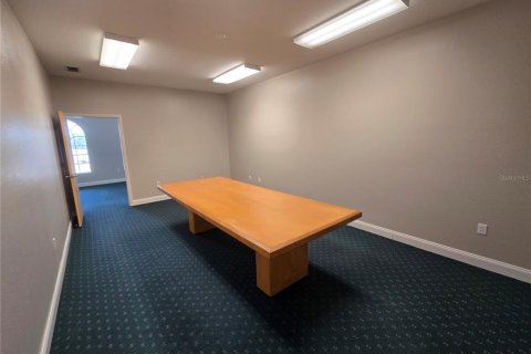 Propiedad comercial en alquiler en Spring Hill, Florida № 1765681 - foto 5
