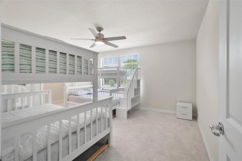 House in Tamarac, Florida 5 bedrooms, 265.7 sq.m. № 1826037 - photo 29
