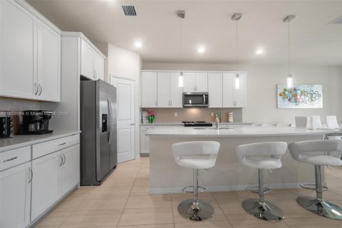 House in Tamarac, Florida 5 bedrooms, 265.7 sq.m. № 1826037 - photo 18