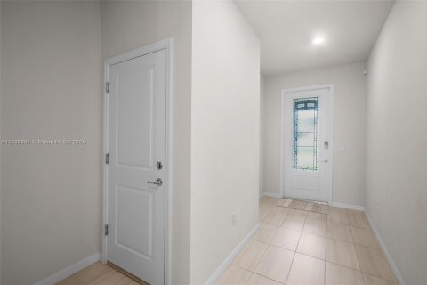 House in Tamarac, Florida 5 bedrooms, 265.7 sq.m. № 1826037 - photo 6