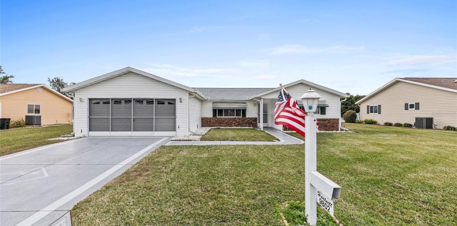 House in Summerfield, Florida 3 bedrooms, 134.71 sq.m. № 1828133