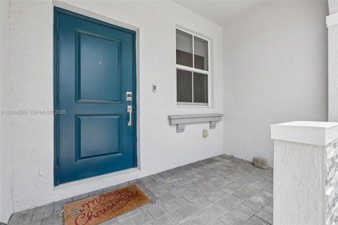 Adosado en venta en Homestead, Florida, 3 dormitorios, 157.47 m2 № 2279519 - foto 8