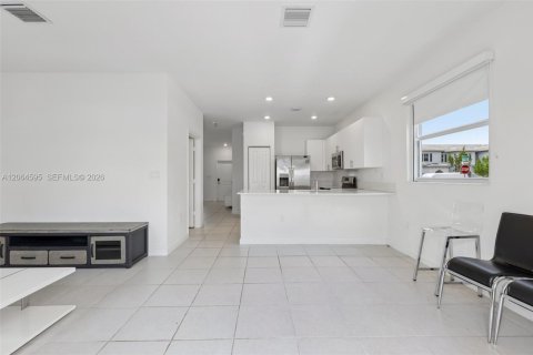 Adosado en venta en Homestead, Florida, 3 dormitorios, 157.47 m2 № 2279519 - foto 12
