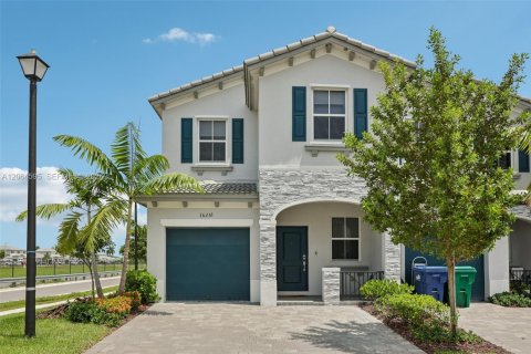 Adosado en Homestead, Florida 3 dormitorios, 157.47 m2 № 2279519