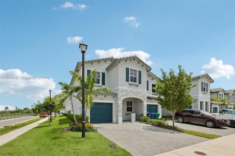 Adosado en venta en Homestead, Florida, 3 dormitorios, 157.47 m2 № 2279519 - foto 5