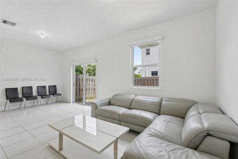 Adosado en venta en Homestead, Florida, 3 dormitorios, 157.47 m2 № 2279519 - foto 10