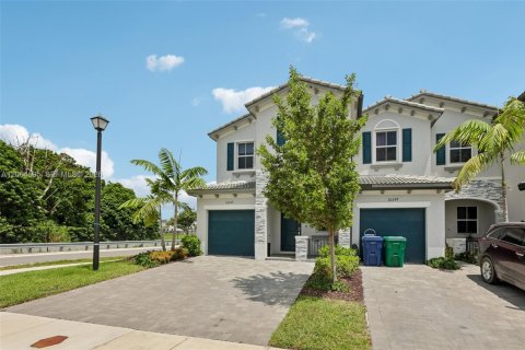 Adosado en venta en Homestead, Florida, 3 dormitorios, 157.47 m2 № 2279519 - foto 2