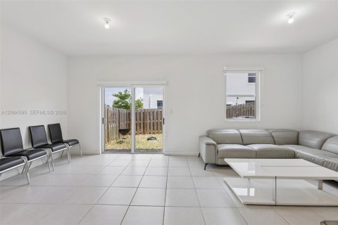 Adosado en venta en Homestead, Florida, 3 dormitorios, 157.47 m2 № 2279519 - foto 9