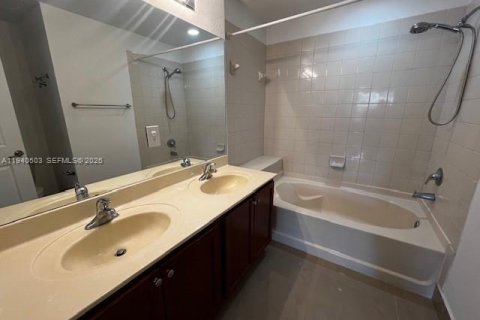 Condominio en alquiler en Doral, Florida, 3 dormitorios, 112.13 m2 № 1997696 - foto 21