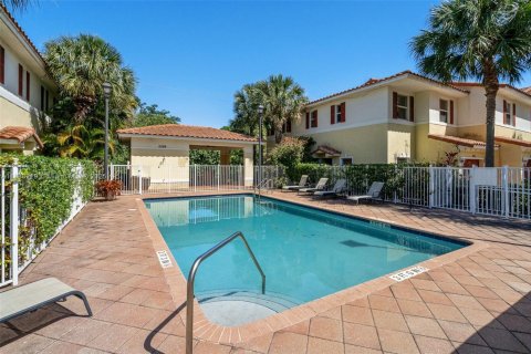 Townhouse in Oakland Park, Florida 2 bedrooms, 116.41 sq.m. № 1942251 - photo 5