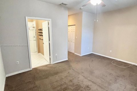 Townhouse in Oakland Park, Florida 2 bedrooms, 116.41 sq.m. № 1942251 - photo 3
