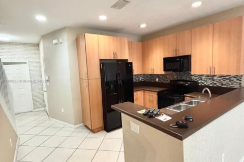 Townhouse in Oakland Park, Florida 2 bedrooms, 116.41 sq.m. № 1942251 - photo 19