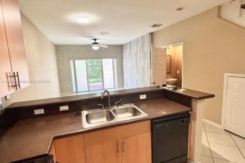 Townhouse in Oakland Park, Florida 2 bedrooms, 116.41 sq.m. № 1942251 - photo 23