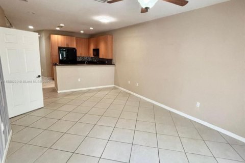 Townhouse in Oakland Park, Florida 2 bedrooms, 116.41 sq.m. № 1942251 - photo 27