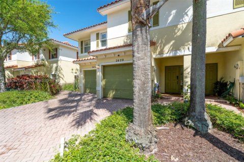 Townhouse in Oakland Park, Florida 2 bedrooms, 116.41 sq.m. № 1942251 - photo 10