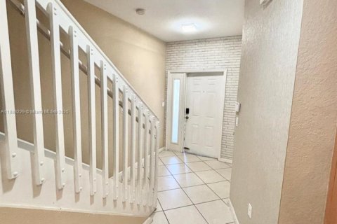 Townhouse in Oakland Park, Florida 2 bedrooms, 116.41 sq.m. № 1942251 - photo 13