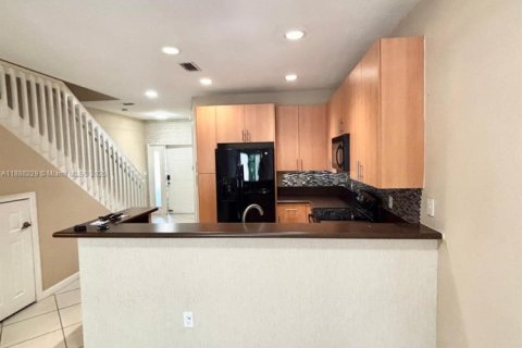 Townhouse in Oakland Park, Florida 2 bedrooms, 116.41 sq.m. № 1942251 - photo 26