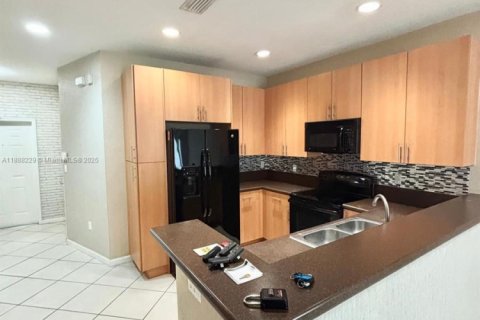 Townhouse in Oakland Park, Florida 2 bedrooms, 116.41 sq.m. № 1942251 - photo 18
