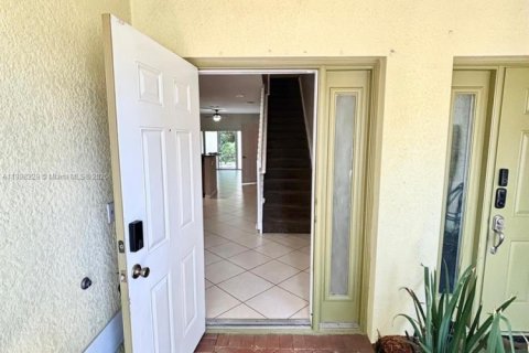 Townhouse in Oakland Park, Florida 2 bedrooms, 116.41 sq.m. № 1942251 - photo 11