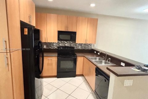Townhouse in Oakland Park, Florida 2 bedrooms, 116.41 sq.m. № 1942251 - photo 21