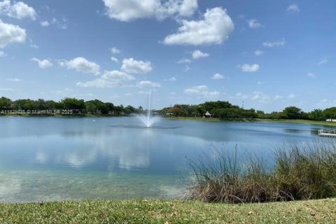 House in Miami, Florida 4 bedrooms, 200.02 sq.m. № 1802672 - photo 29