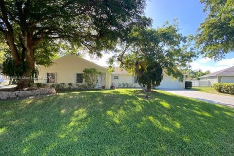 House in Miami, Florida 4 bedrooms, 200.02 sq.m. № 1802672 - photo 3