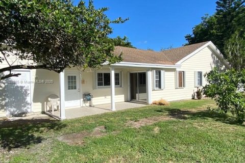 House in Miami, Florida 4 bedrooms, 200.02 sq.m. № 1802672 - photo 5