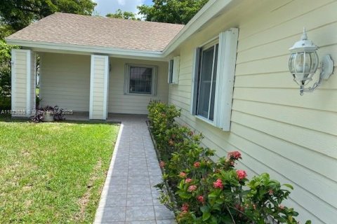 House in Miami, Florida 4 bedrooms, 200.02 sq.m. № 1802672 - photo 4