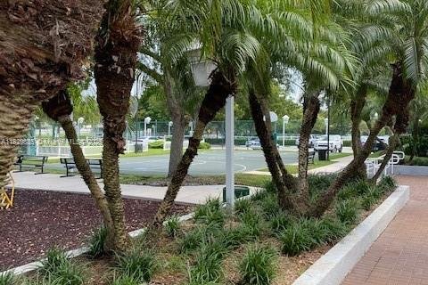 House in Miami, Florida 4 bedrooms, 200.02 sq.m. № 1802672 - photo 27