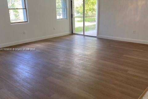 House in Miami, Florida 4 bedrooms, 200.02 sq.m. № 1802672 - photo 10