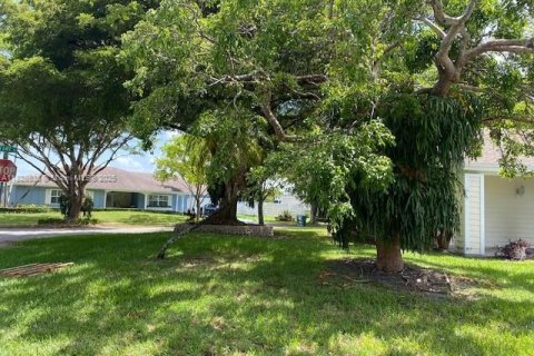 House in Miami, Florida 4 bedrooms, 200.02 sq.m. № 1802672 - photo 20