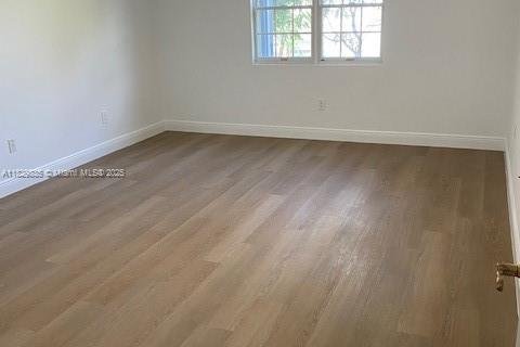House in Miami, Florida 4 bedrooms, 200.02 sq.m. № 1802672 - photo 11