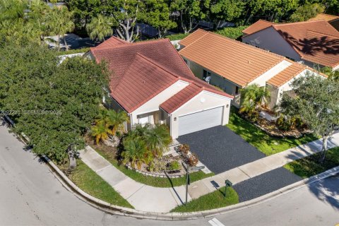 Villa ou maison à Weston, Floride 3 chambres, 143.26 m2 № 2374931