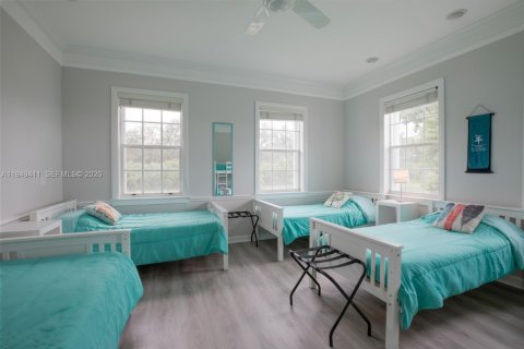 House in Homestead, Florida 6 bedrooms, 371.05 sq.m. № 2009230 - photo 17